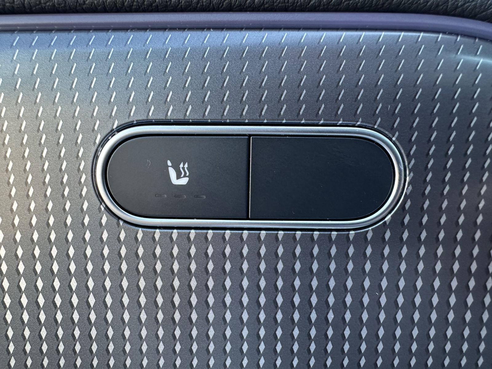 Fahrzeugabbildung Mercedes-Benz EQB 300 Progressive 4Matic NAV+LED+KAMERA+TOTWIN