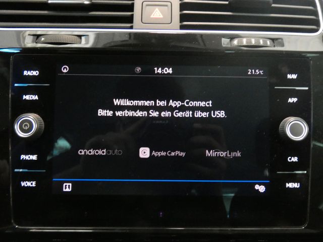 Golf 1.6 TDI IQ.DRIVE STANDHEIZUNG NAVI ACC