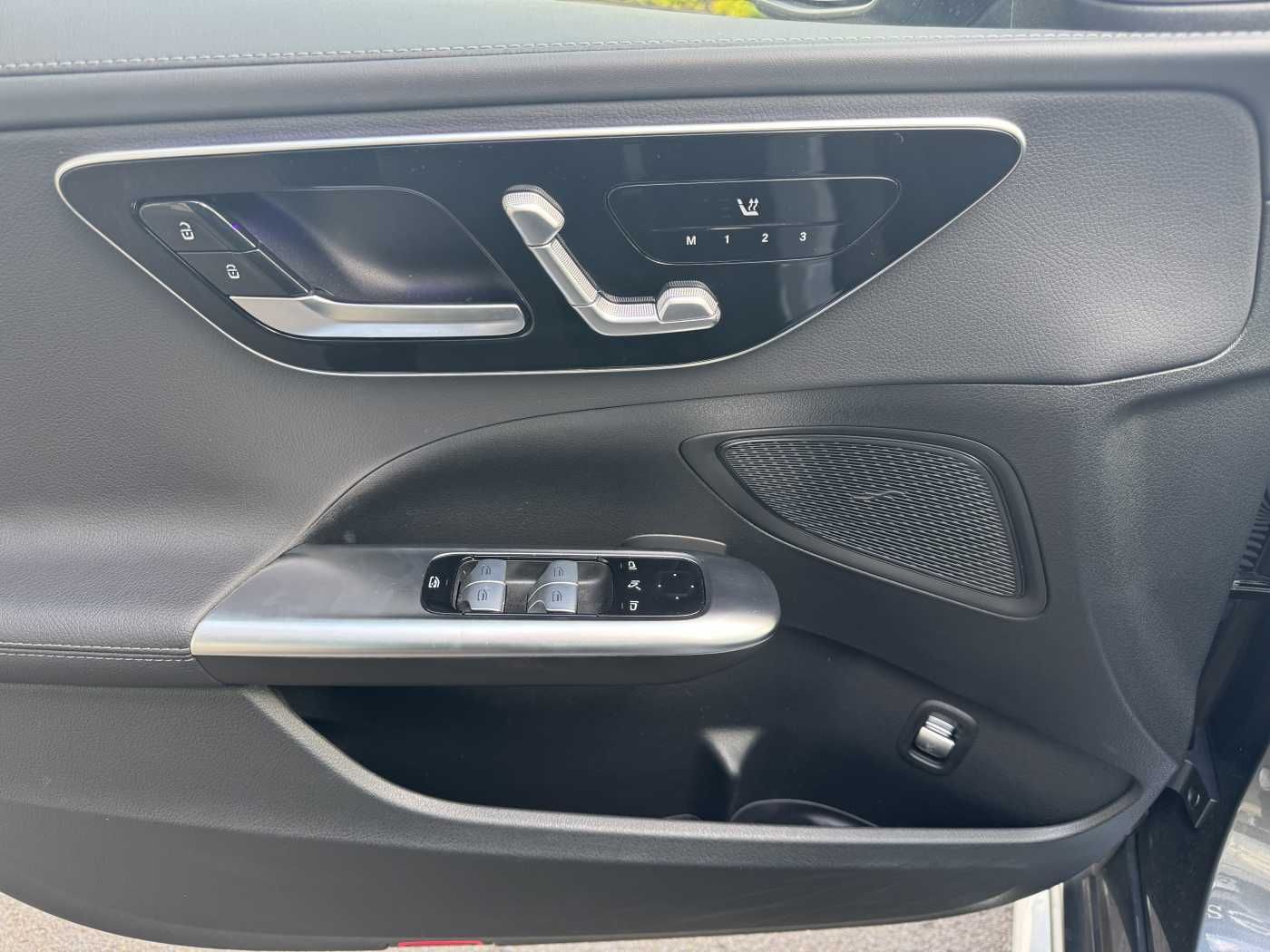 Fahrzeugabbildung Mercedes-Benz C 200 T AMG Pano+AHK+RFK+Memory+Night+ TotW