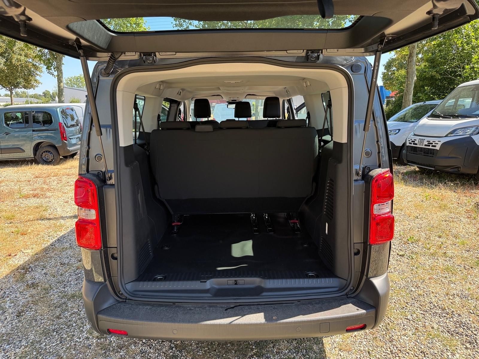 Fahrzeugabbildung Fiat Scudo L3 Kombi 180 AT8