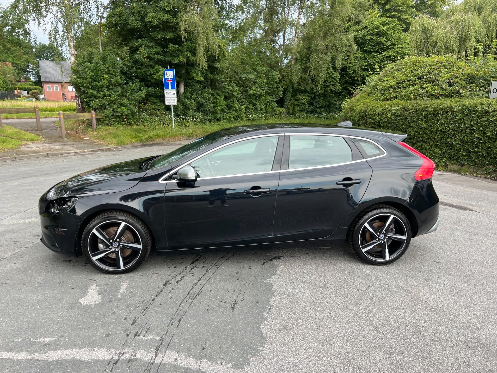 Volvo V40 2.0 D R-Design Aut.  82 Tkm