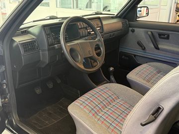Volkswagen Golf - 10