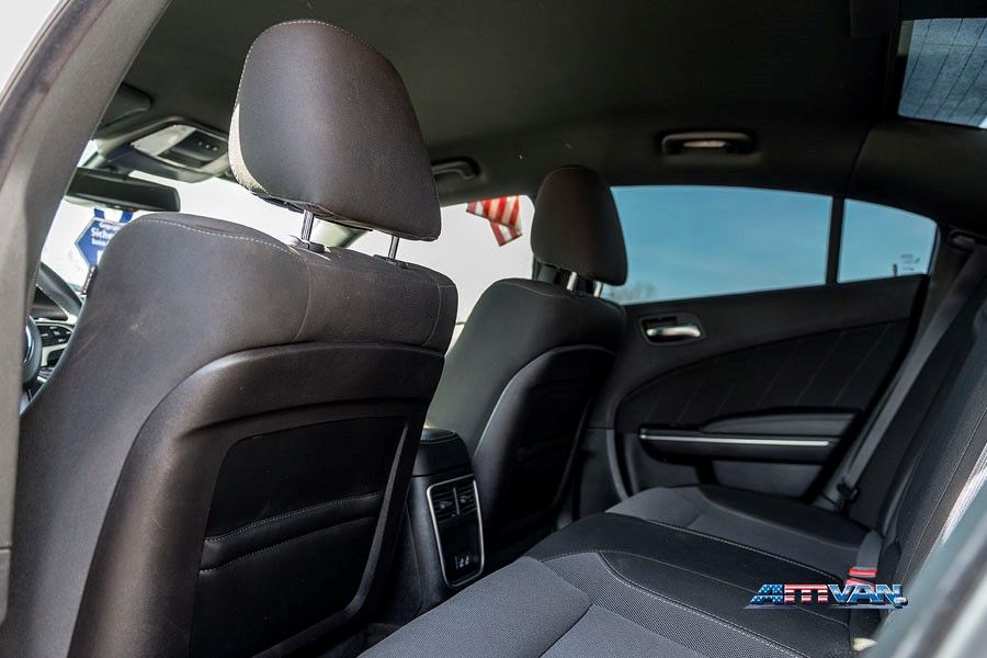 Fahrzeugabbildung Dodge Charger RT 5.7 V8 HEMI 20 Zoll Sitzheizung