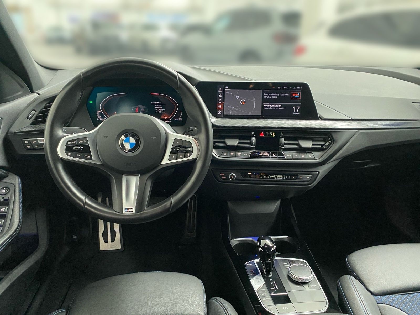 BMW 118i M Sport Aut. LC Prof. LED M Sportlenk. imagem 3