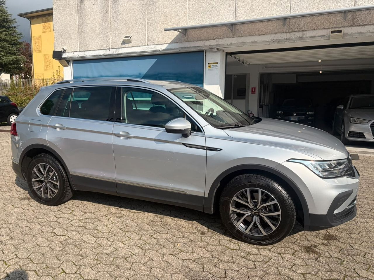 Volkswagen Tiguan 2.0 TDI 150 CV SCR DSG Life*EU imagem 3