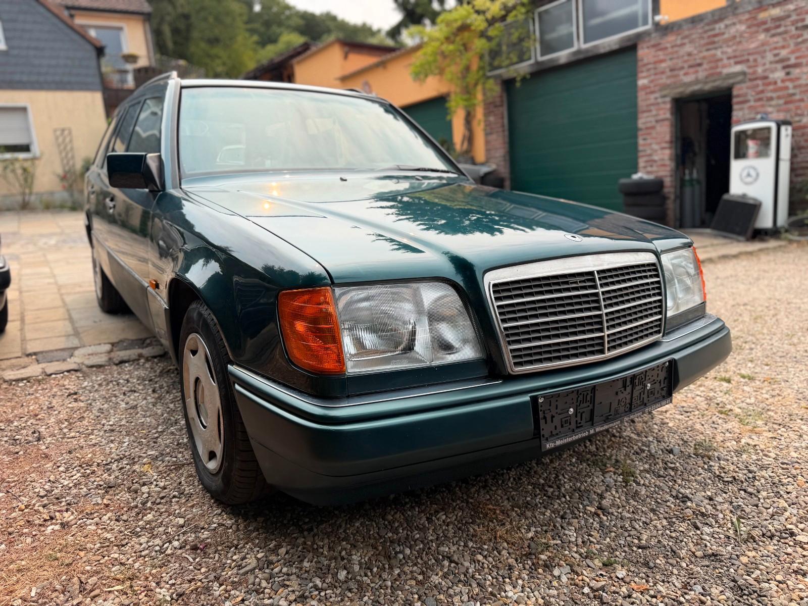 Mercedes-Benz 220 E220 7 Sitzer W124 Leder ESSD