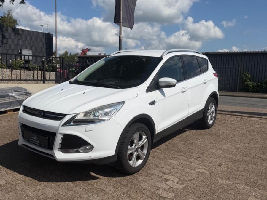 Ford Kuga Titanium 2.0 TDCi 4x4 *PDC v+h*LED*NAVI*