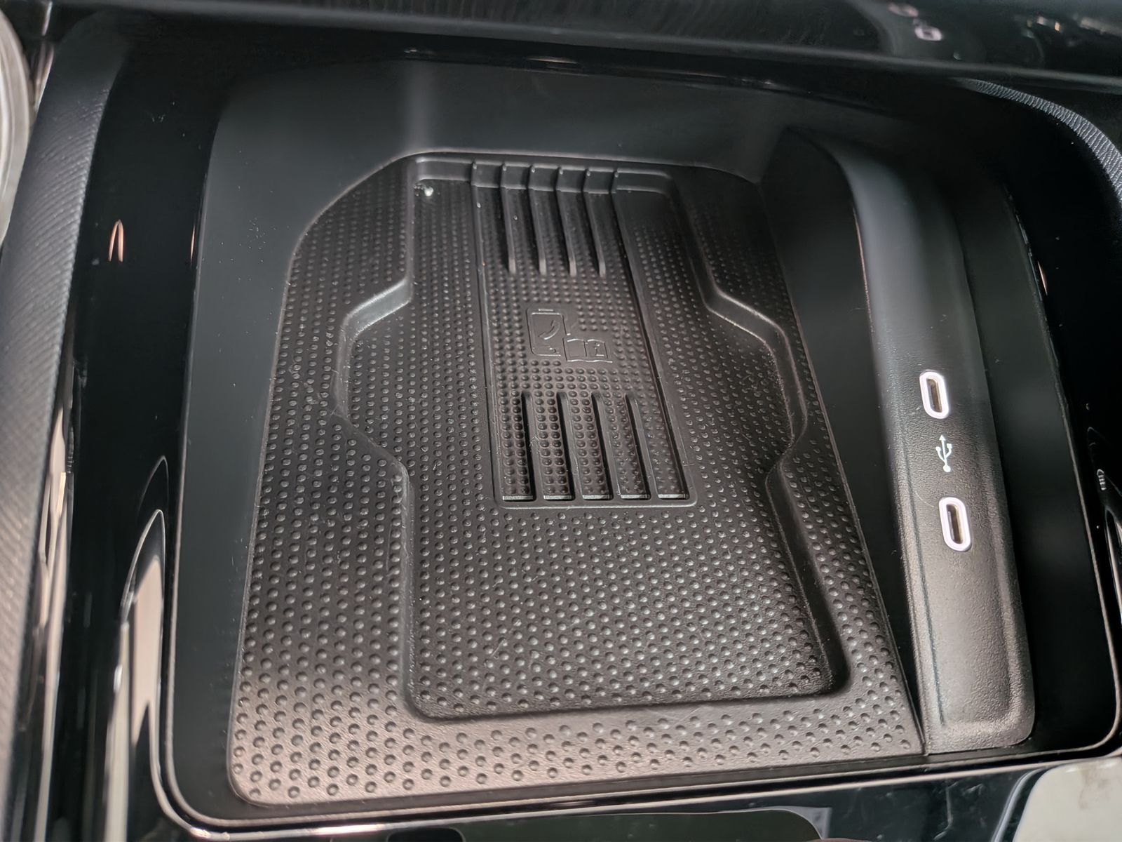 Fahrzeugabbildung SKODA Kamiq 1.5 TSI DSG Monte Carlo Pano Matrix 5J.GAR
