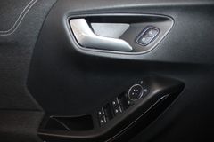 Fahrzeugabbildung Ford Puma Hybrid Titanium NAVI LED ACC Massagesitze