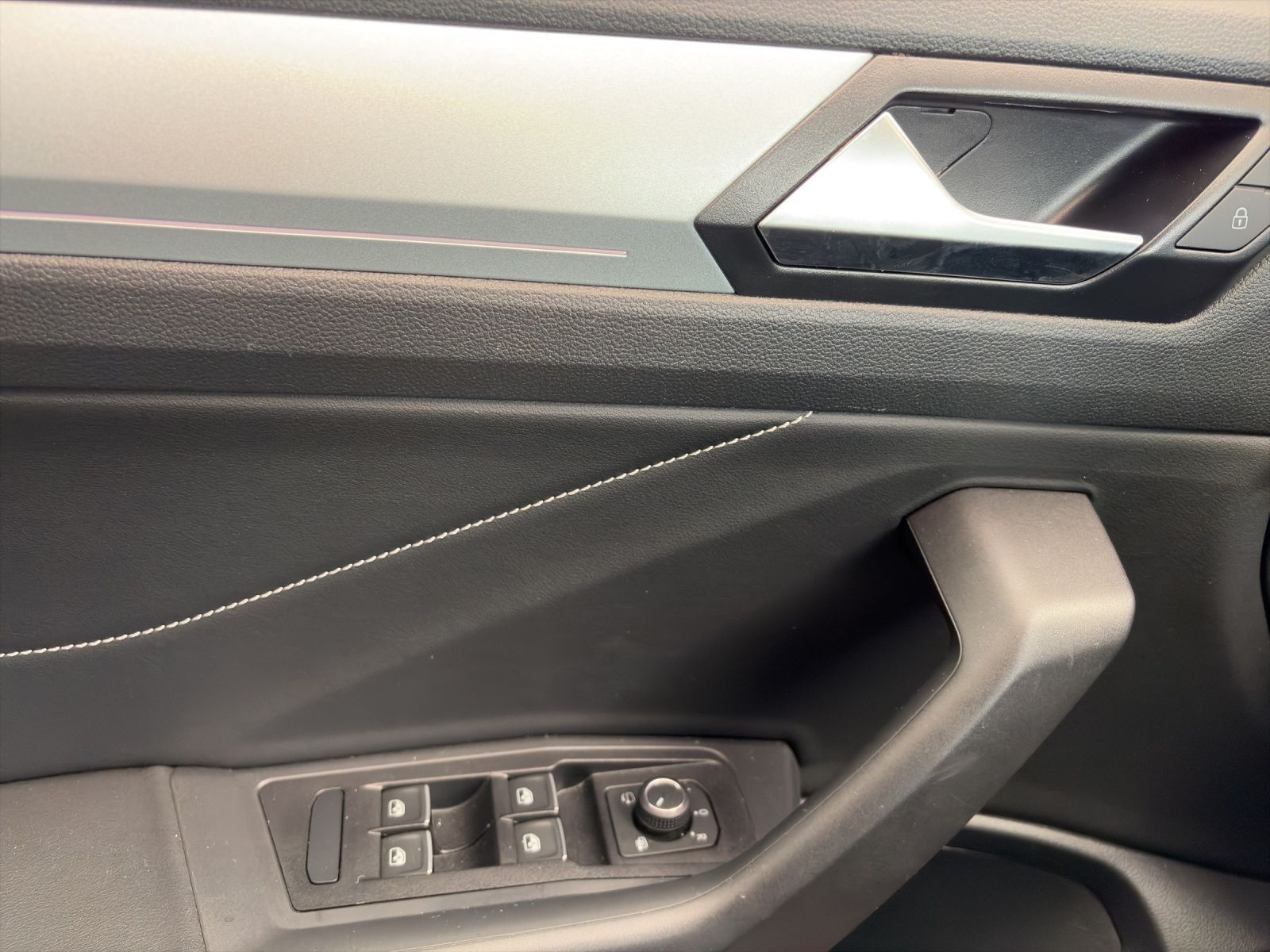 Volkswagen T-Roc - Bild 9