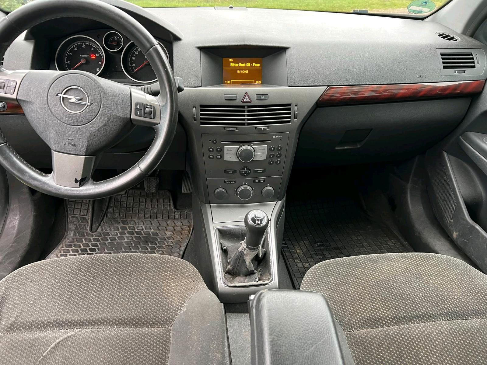 Opel Astra 2004 — photo 8
