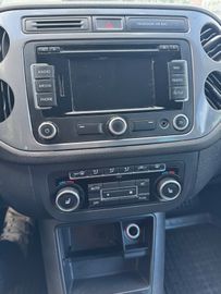 Volkswagen Tiguan - 11
