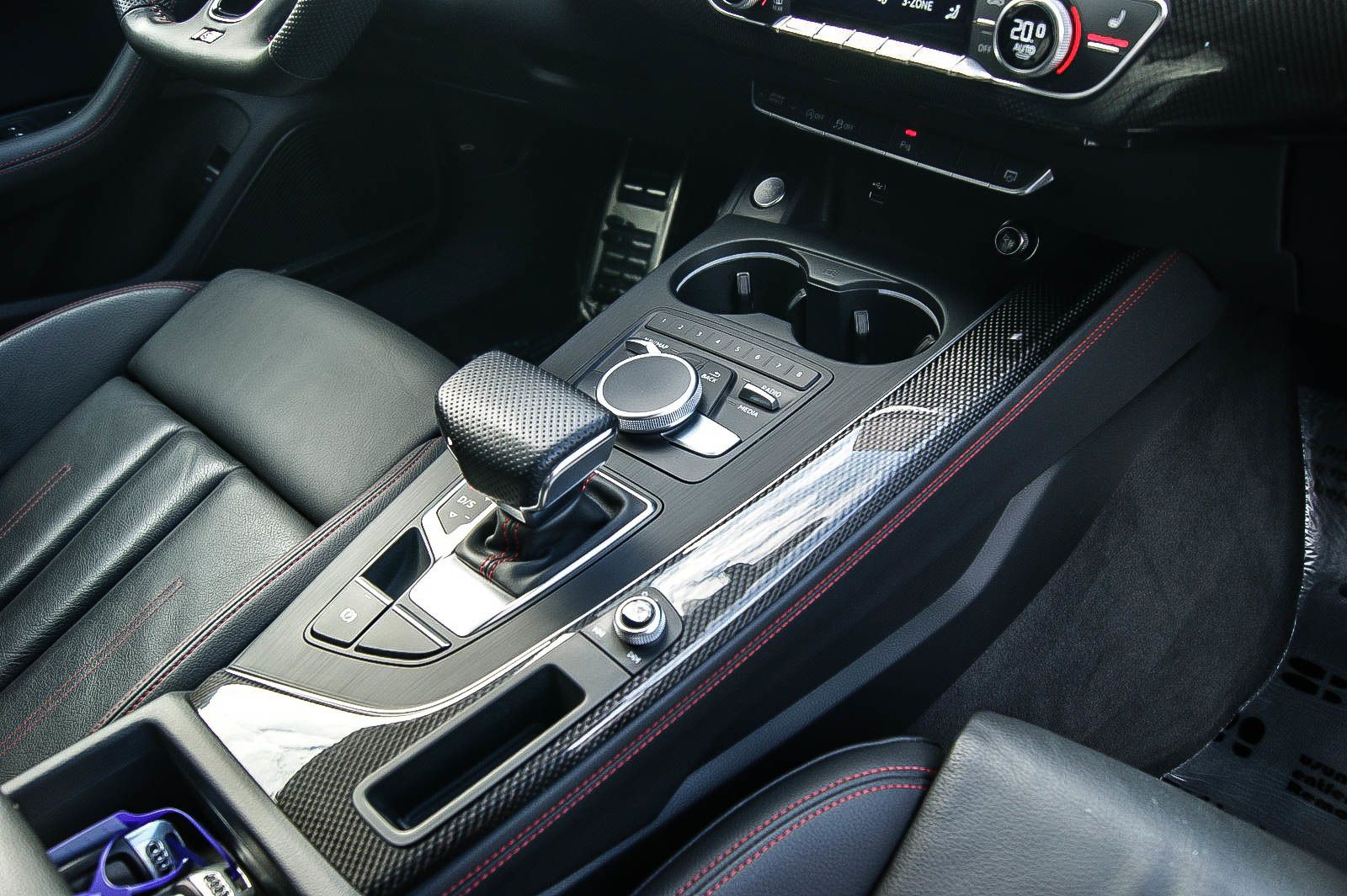Fahrzeugabbildung Audi A4 Avant 50 TDI quattro S-Line Black B&O 1.HAND