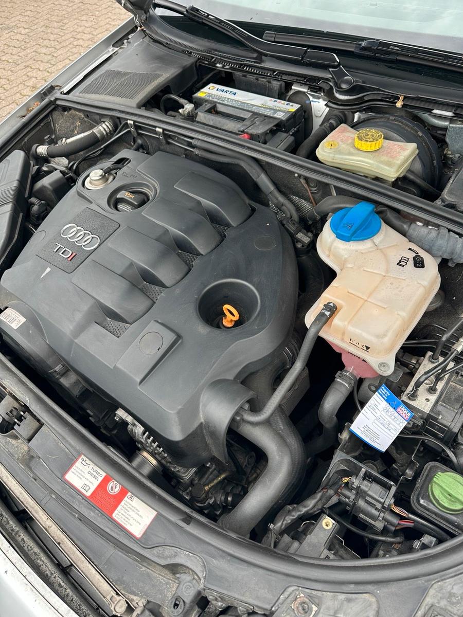 Audi A4 2004 — photo 6
