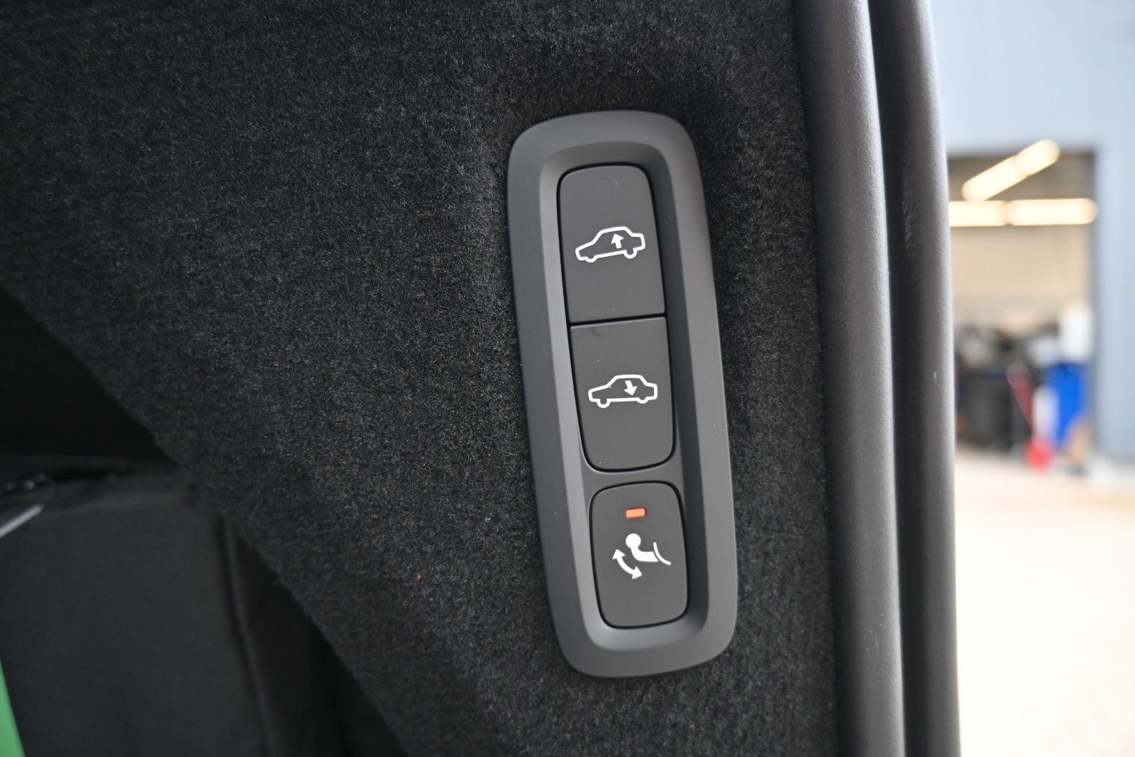 Fahrzeugabbildung Volvo XC90 T8 AWD Ultra Dark´*STDHZG*360°*LUFT*ACC*AHK