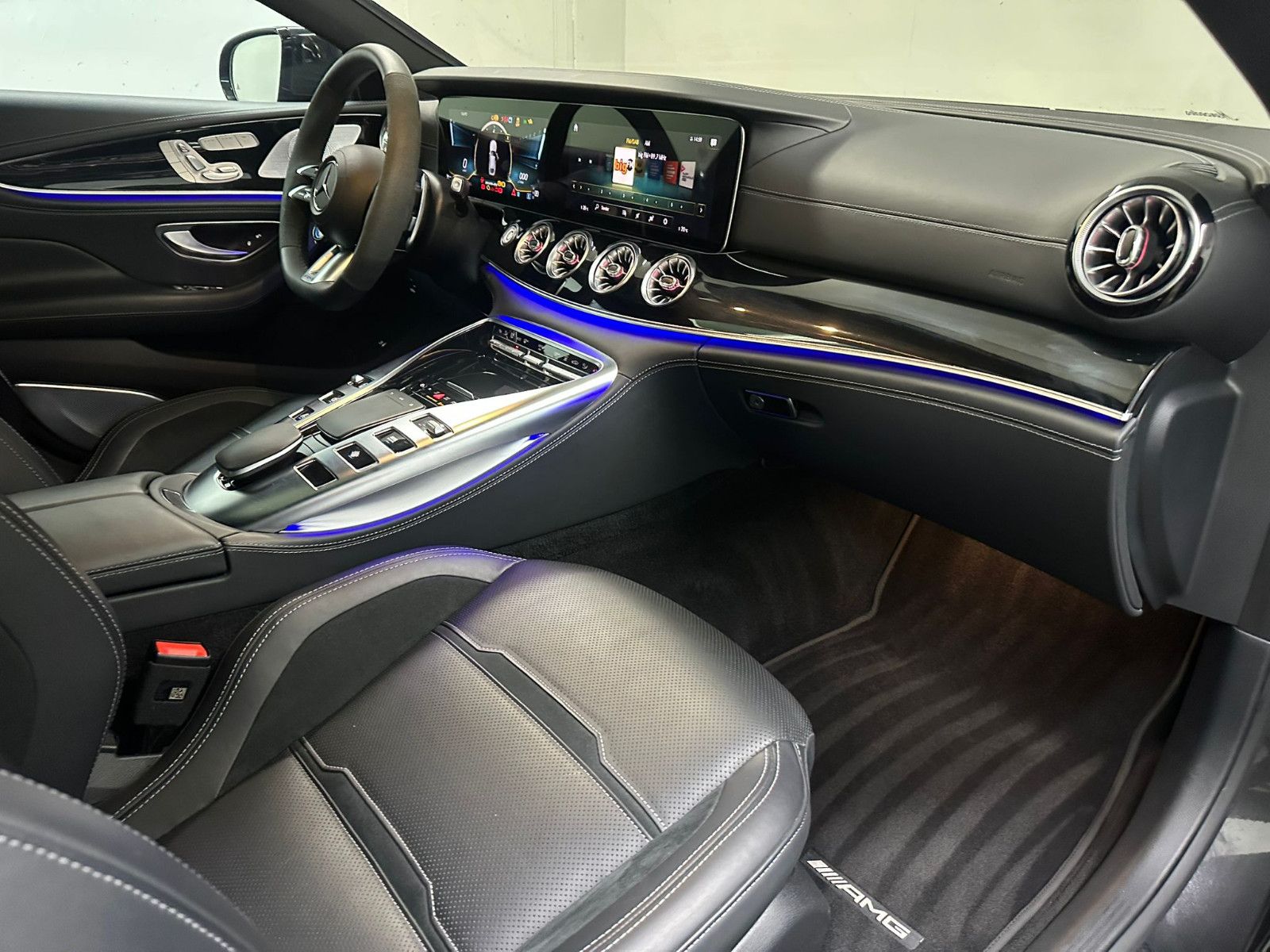 Fahrzeugabbildung Mercedes-Benz GT 63  S E Performance *SHD*CARBON HECKS*HEADUP*