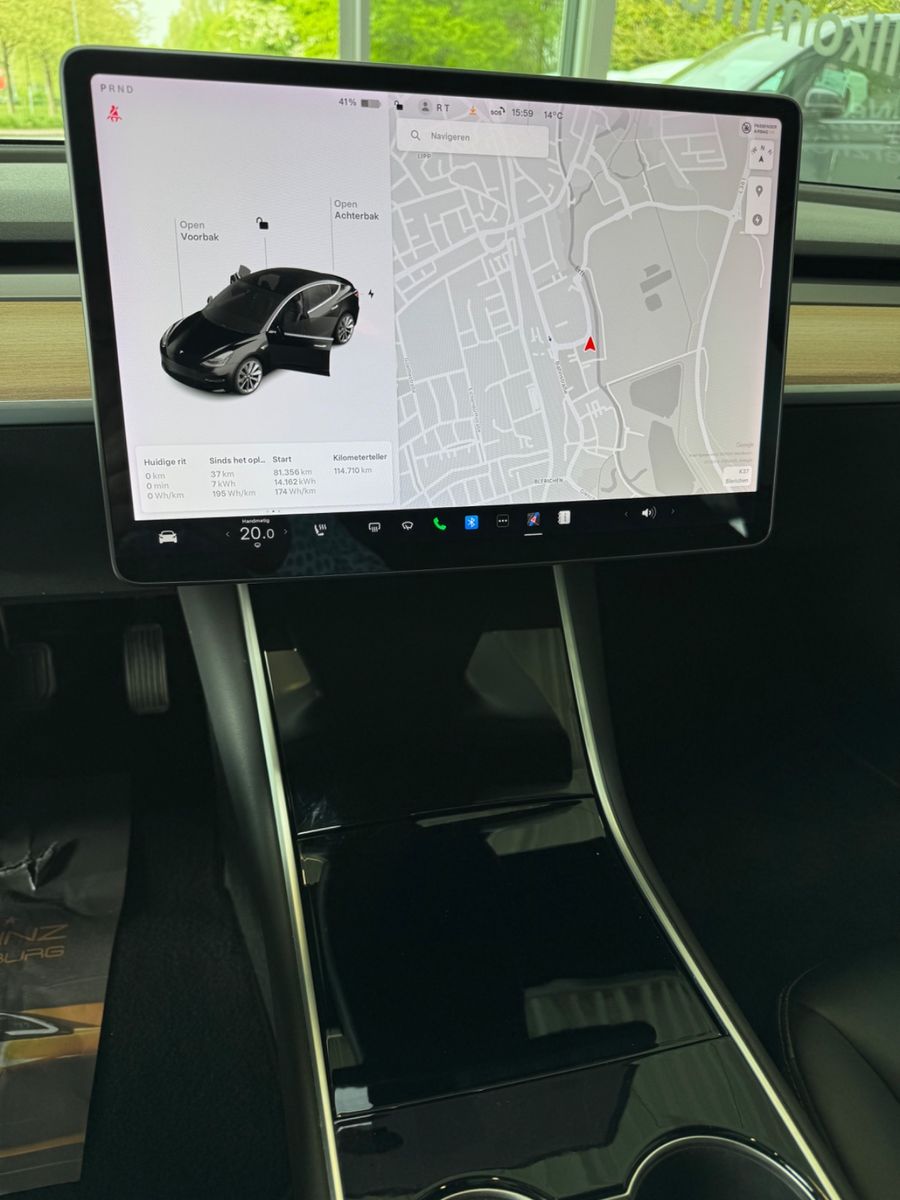 Fahrzeugabbildung Tesla Model 3 Standard Range Plus RWD