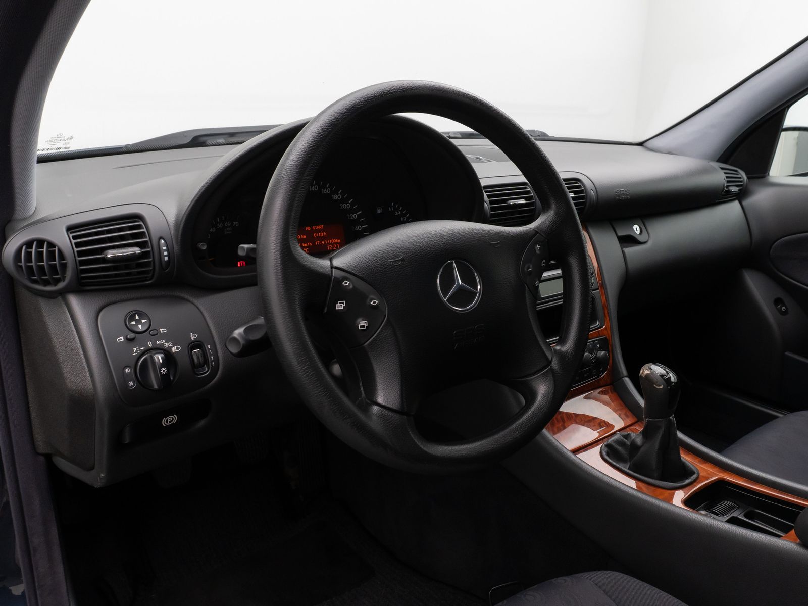 Fahrzeugabbildung Mercedes-Benz C 180 Limousine Kompressor Tempomat PDC