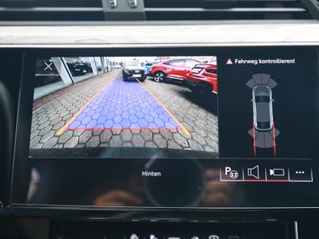 Audi Q8 e-tron - 12