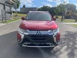 Mitsubishi Outlander Diamant Edition+*1.Hand*Navi*RFK*64TKM - gebrauchte Mitsubishi Outlander aus dem Jahr 2019