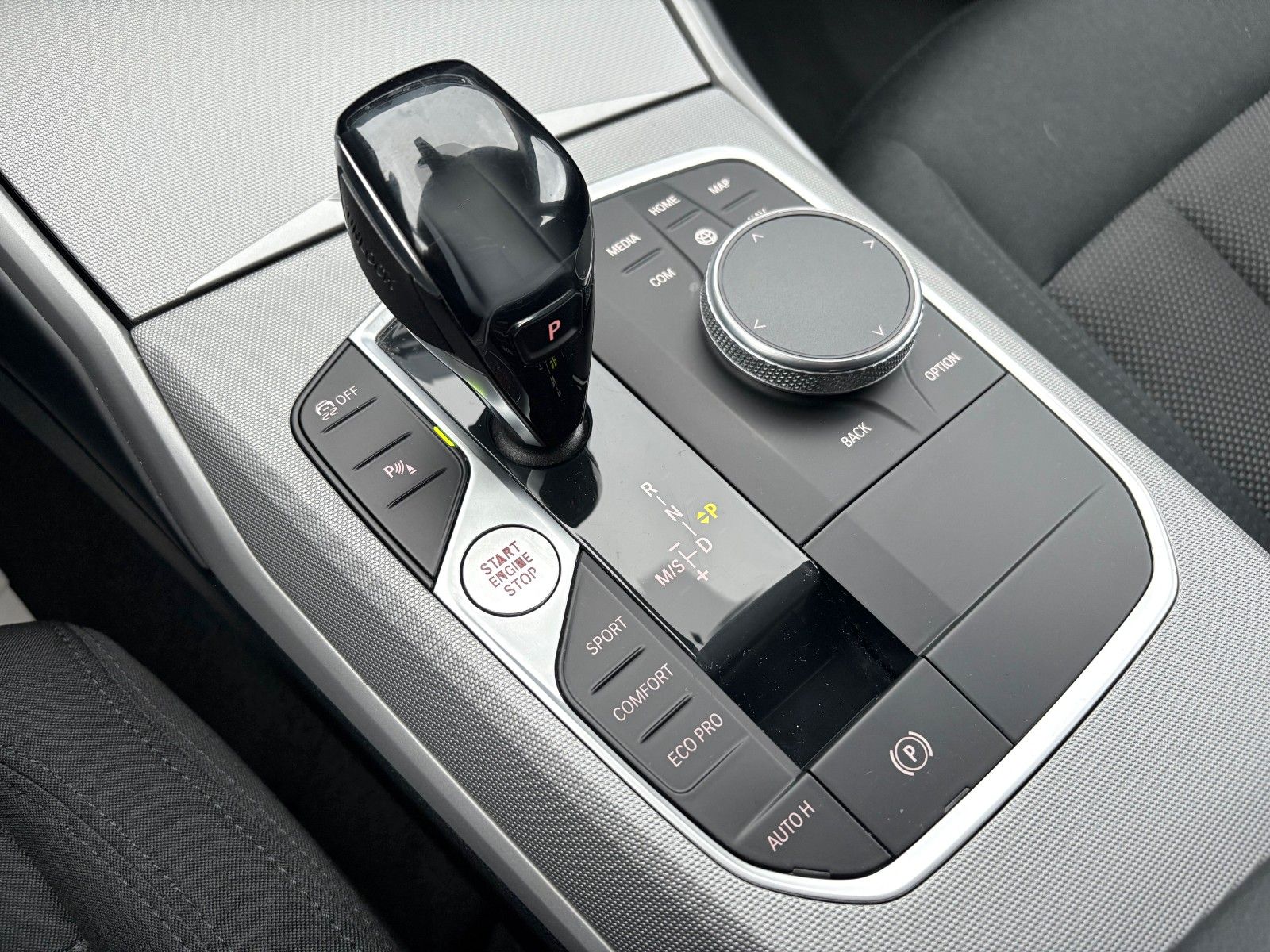 Fahrzeugabbildung BMW 318d Tour. Aut. Navi Alarm Aktiv Tempomat SPORTL