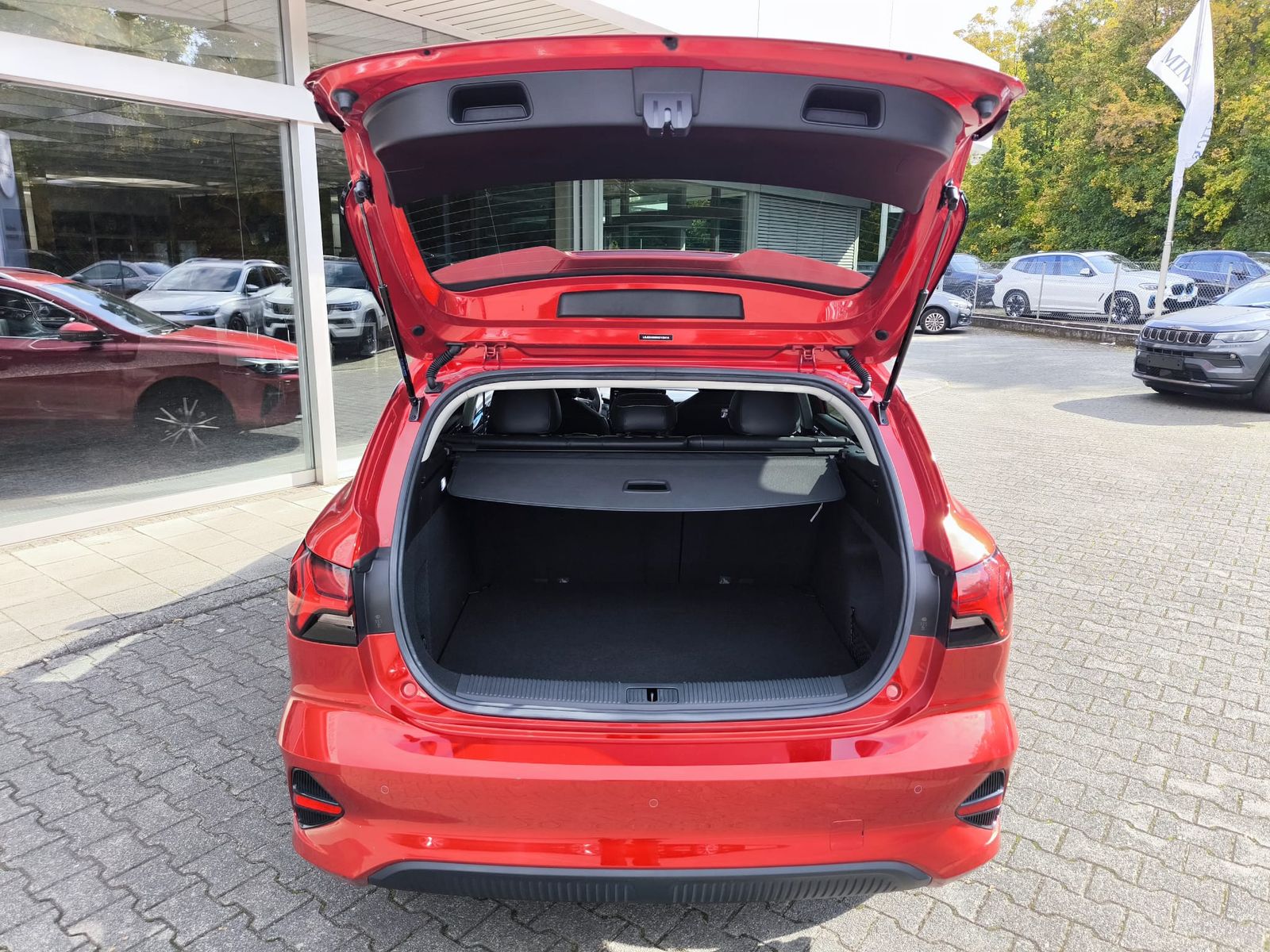 Fahrzeugabbildung MG 5 61 KWH Luxury NAVI+LEDER+SHZ+LED+DAB+ACC+360°