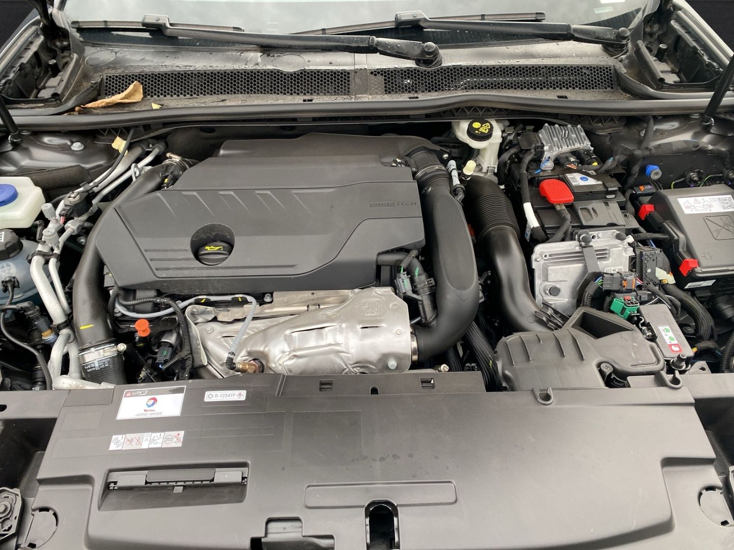 Fahrzeugabbildung Peugeot 508 SW Hybrid 225 Allure Plug-In *FULL-LED*elekt