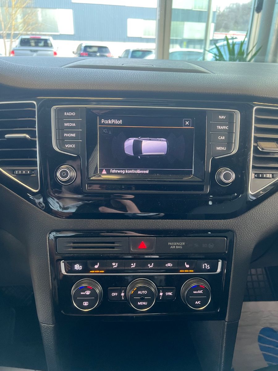 Fahrzeugabbildung Volkswagen Golf Sportsvan 1.4 TSI DSG Highline