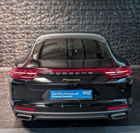 Porsche Panamera - 4