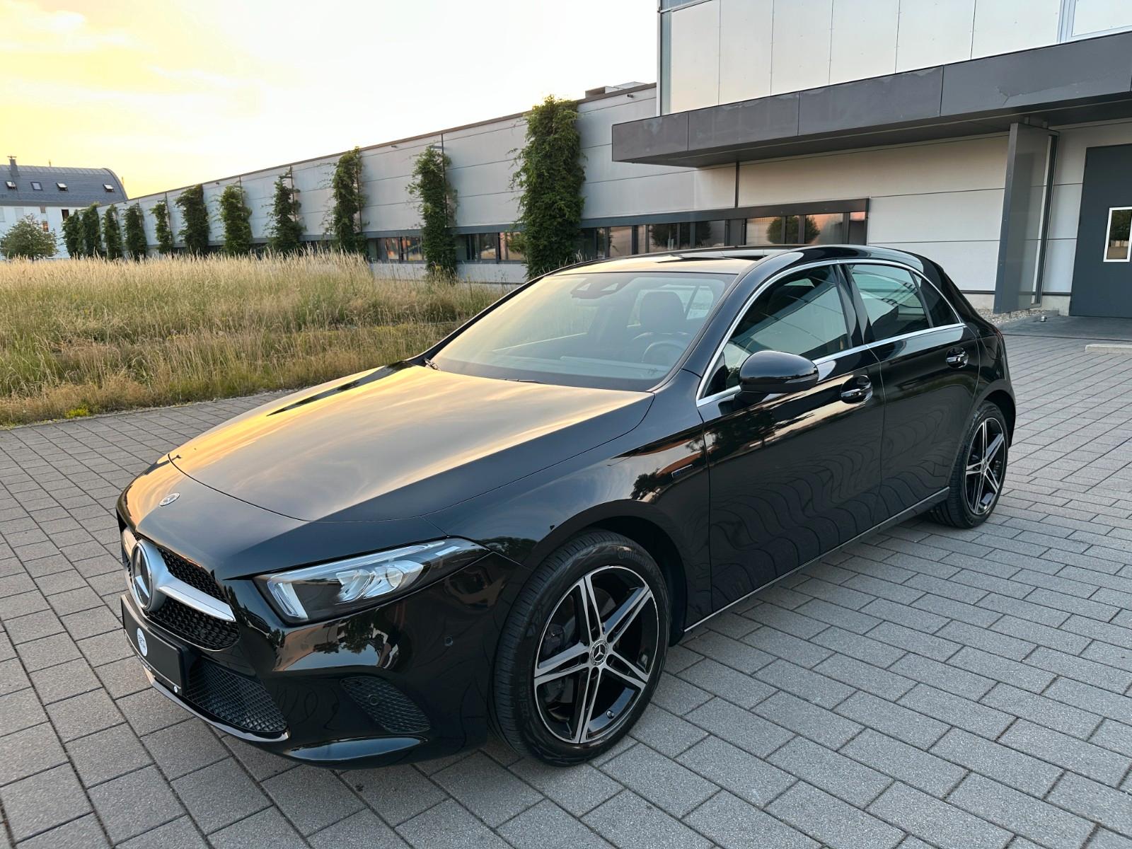 Mercedes-Benz A 250 e Pano/Sitz Memory/Ambiente Licht/Kamera..