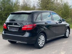 Fahrzeugabbildung Mercedes-Benz B180 Style *Navi*Sitzhzg*Allwetter*Totwinkl*LED*
