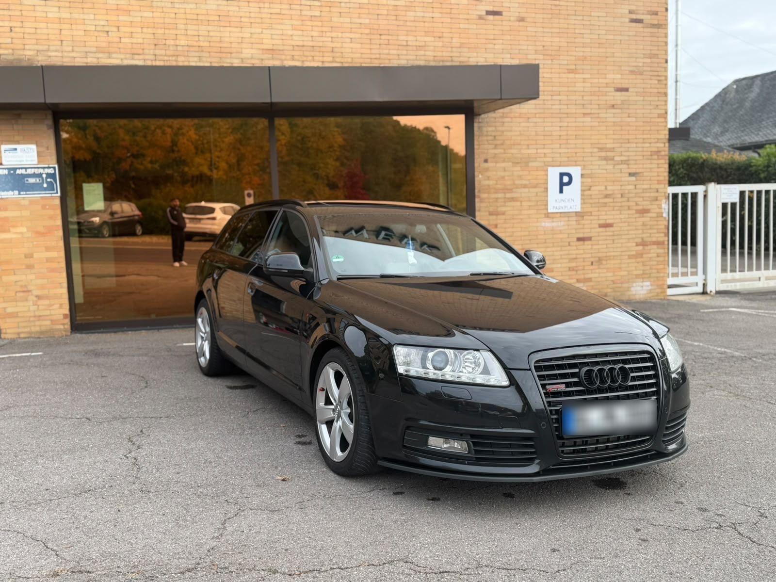 Audi A6 2010 — interior