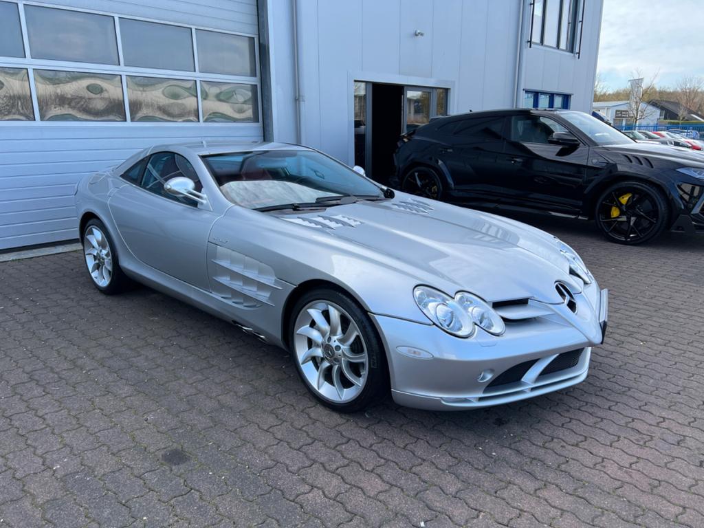 Mercedes-Benz SLR