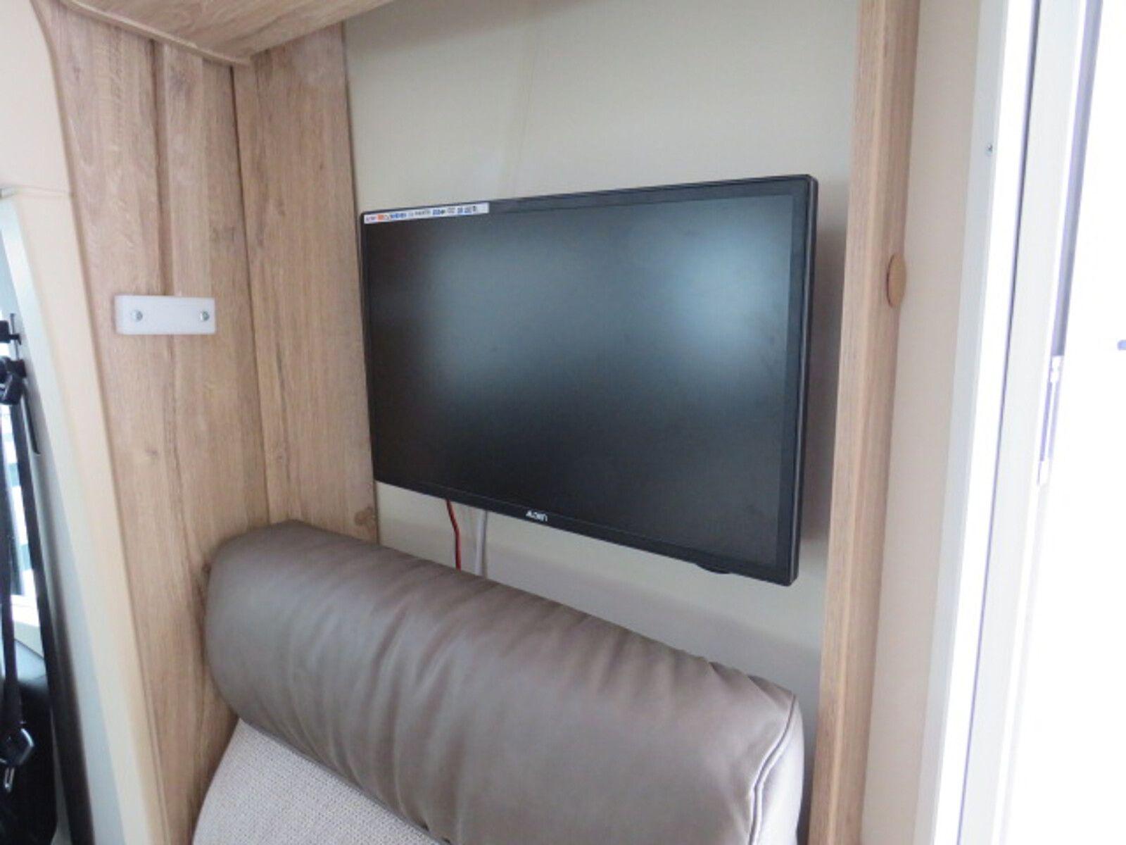 Fahrzeugabbildung Eura Mobil Profila RS 695 EB Mondial Prestige Solar TV/SAT
