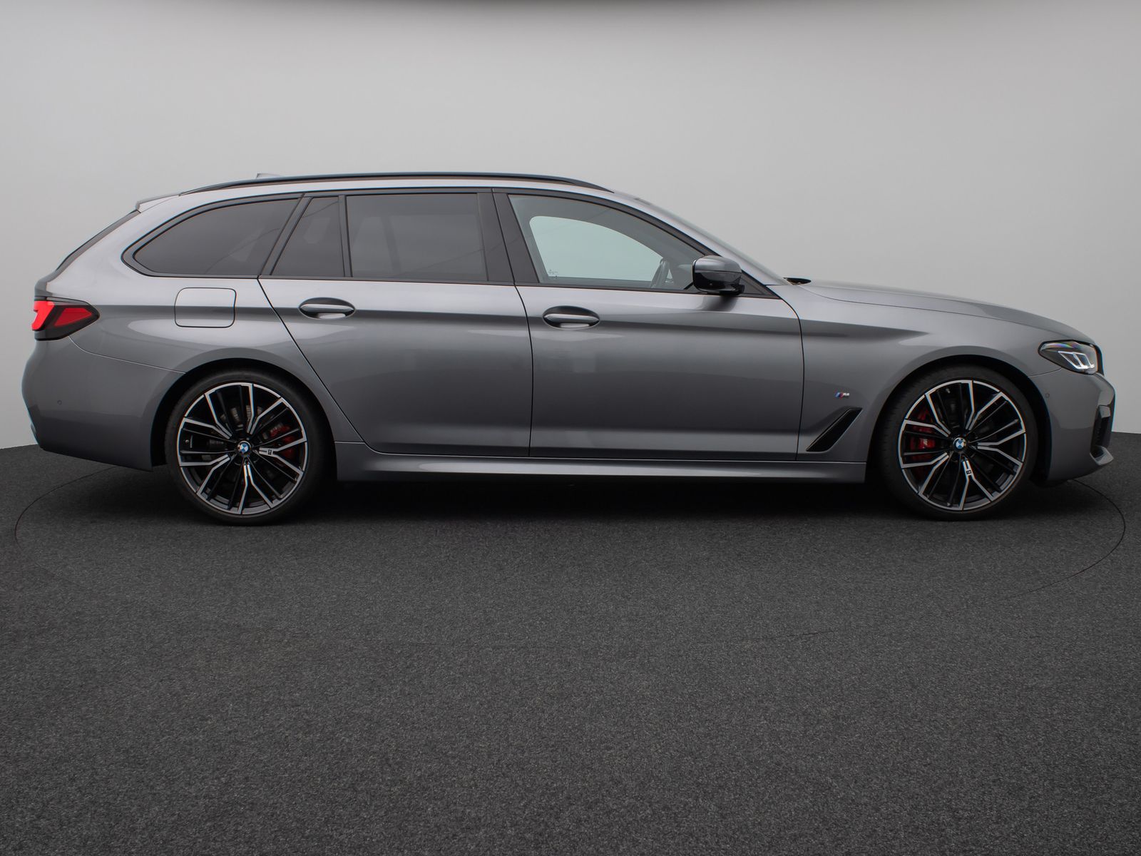Fahrzeugabbildung BMW 530d M Sport Panorama 360°DAB H/K Komfort 20Zoll