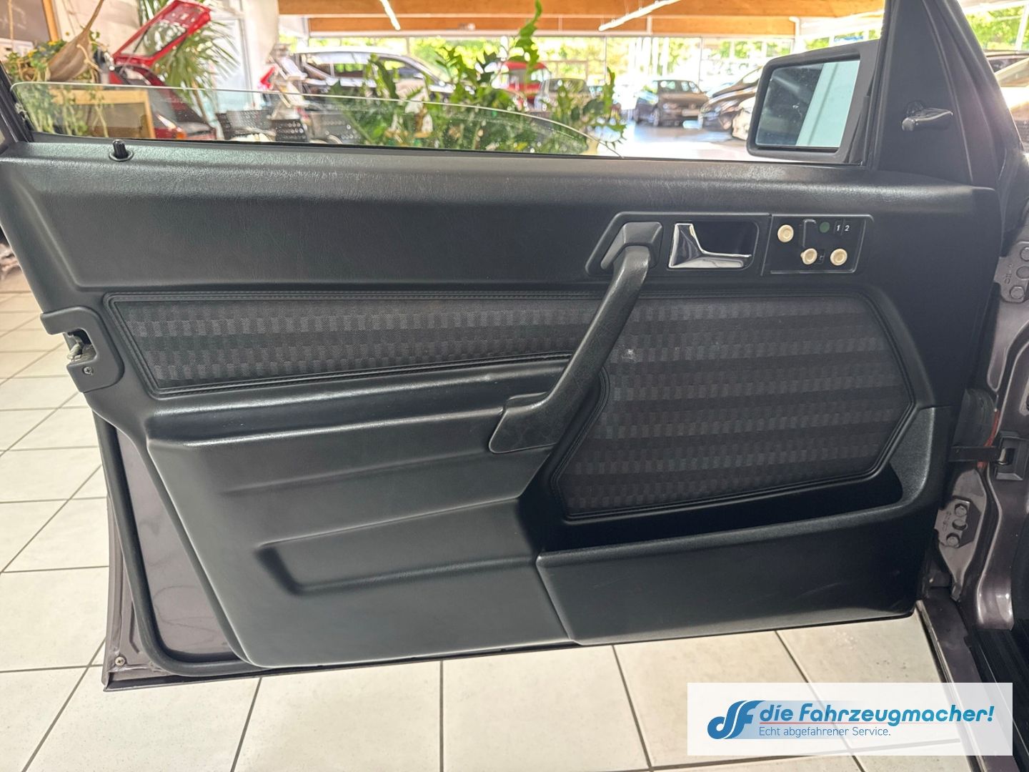 Fahrzeugabbildung Mercedes-Benz 190 Oldtimer Memory Sitze e-Sitze Klima el.SP eF