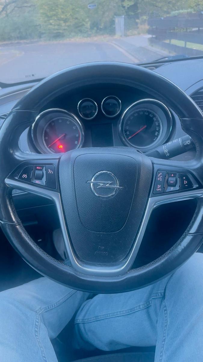 Opel Insignia 2009 — engine 86 HP (63kW)