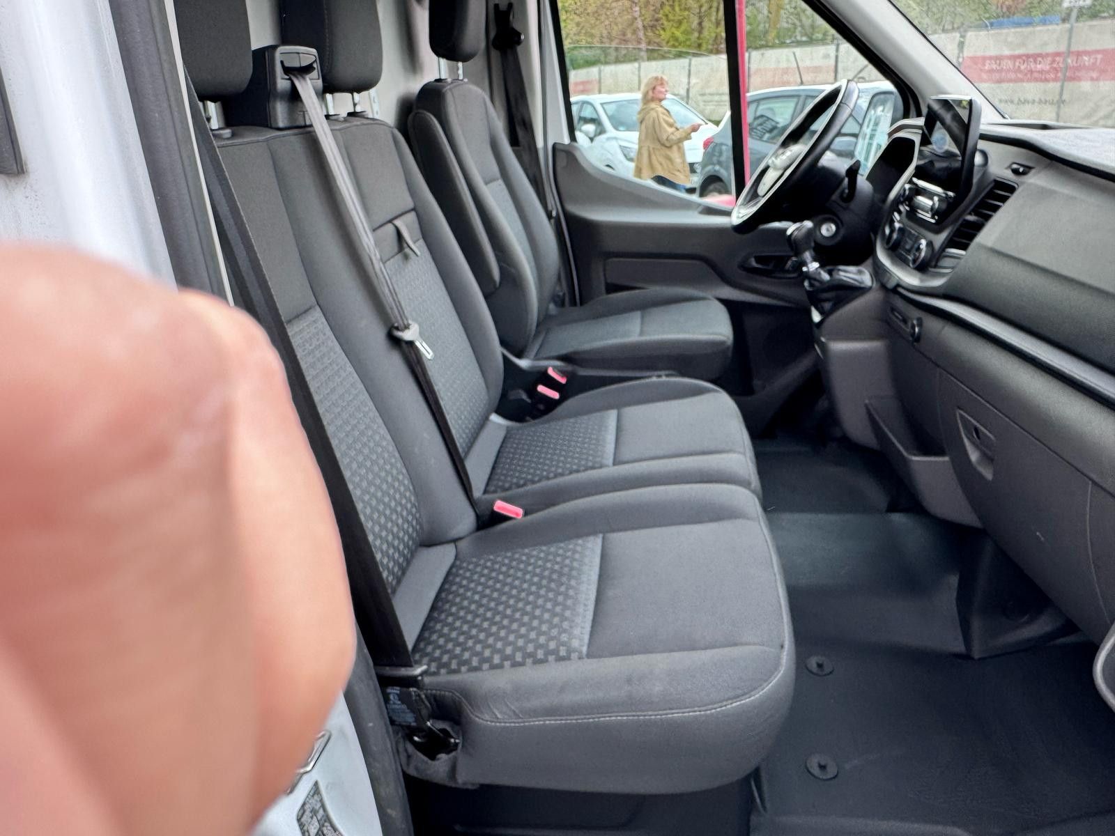 Fahrzeugabbildung Ford Transit 350 4x4 Allrad NAVI*SORTIMO*AHK*
