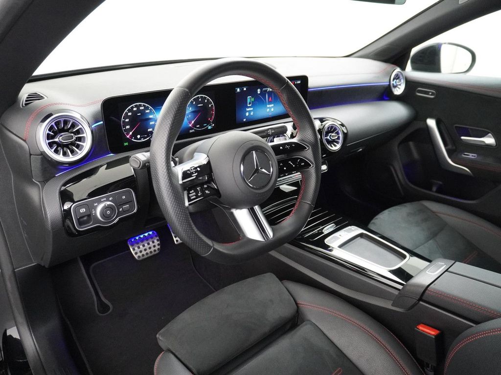 Mercedes-Benz CLA 180 Star Edition AMG Line Nightpakket, Parke