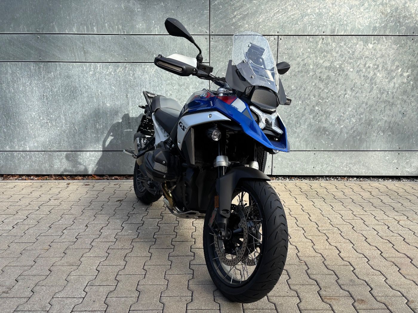 Fahrzeugabbildung BMW R 1300 GS Trophy 4 Pakete Fahrzeughöhenregelung
