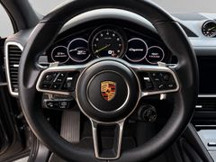 PORSCHE Cayenne 3.0L V6 E-Hybrid Super Ausstattung