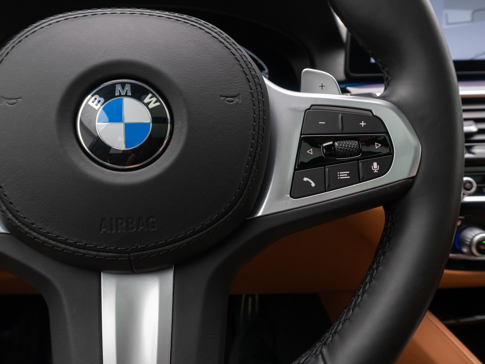 Fahrzeugabbildung BMW 530e M Sport 360°Laser HUD DAB Panorama H/K 18"