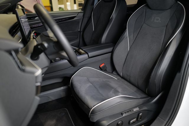 Volkswagen ID.7 Tourer Pro S WäPump AHK 360° DCC HKardon Bl