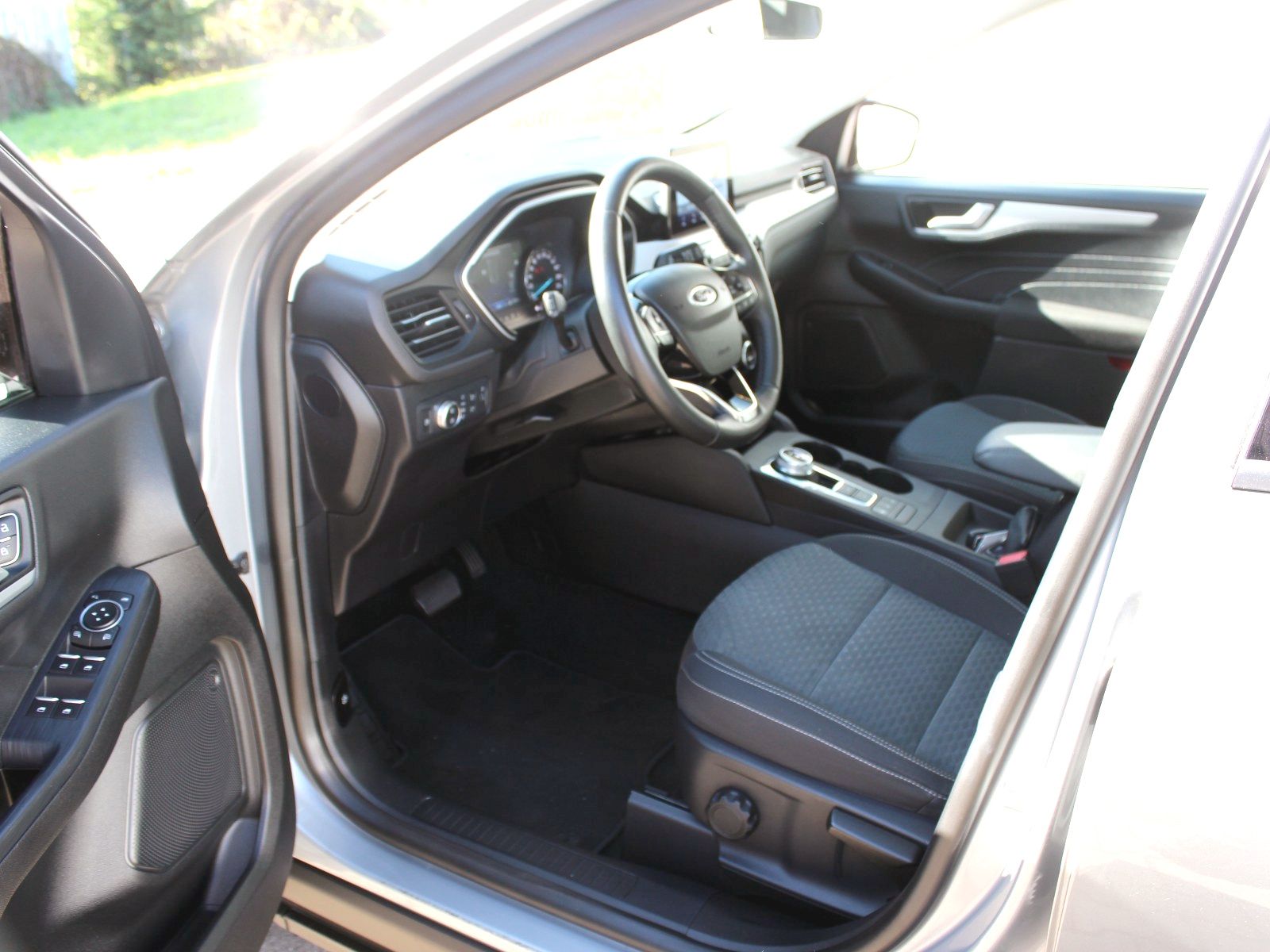Fahrzeugabbildung Ford Kuga Plug-In Hybrid Cool & Connect 2,5 Duratec