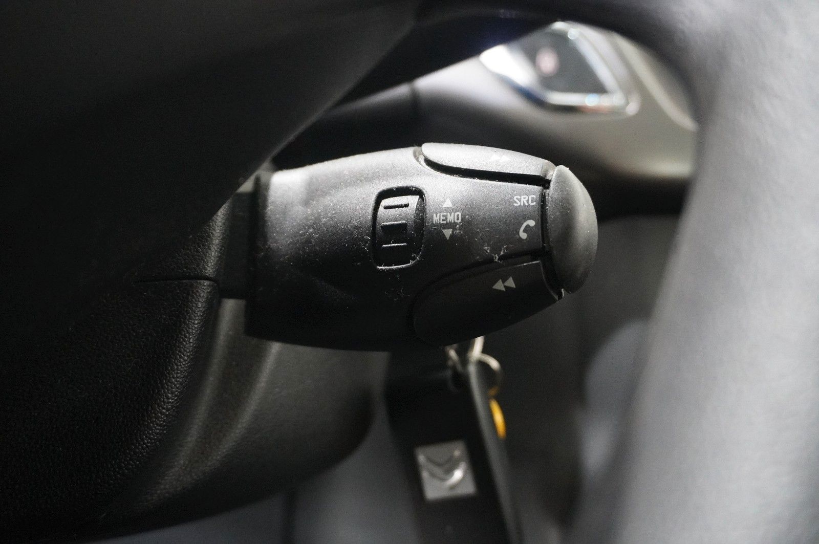 Fahrzeugabbildung Citroën C3 PureTech 1.2 SELECTION KLIMA/PDC/TEMP./USB
