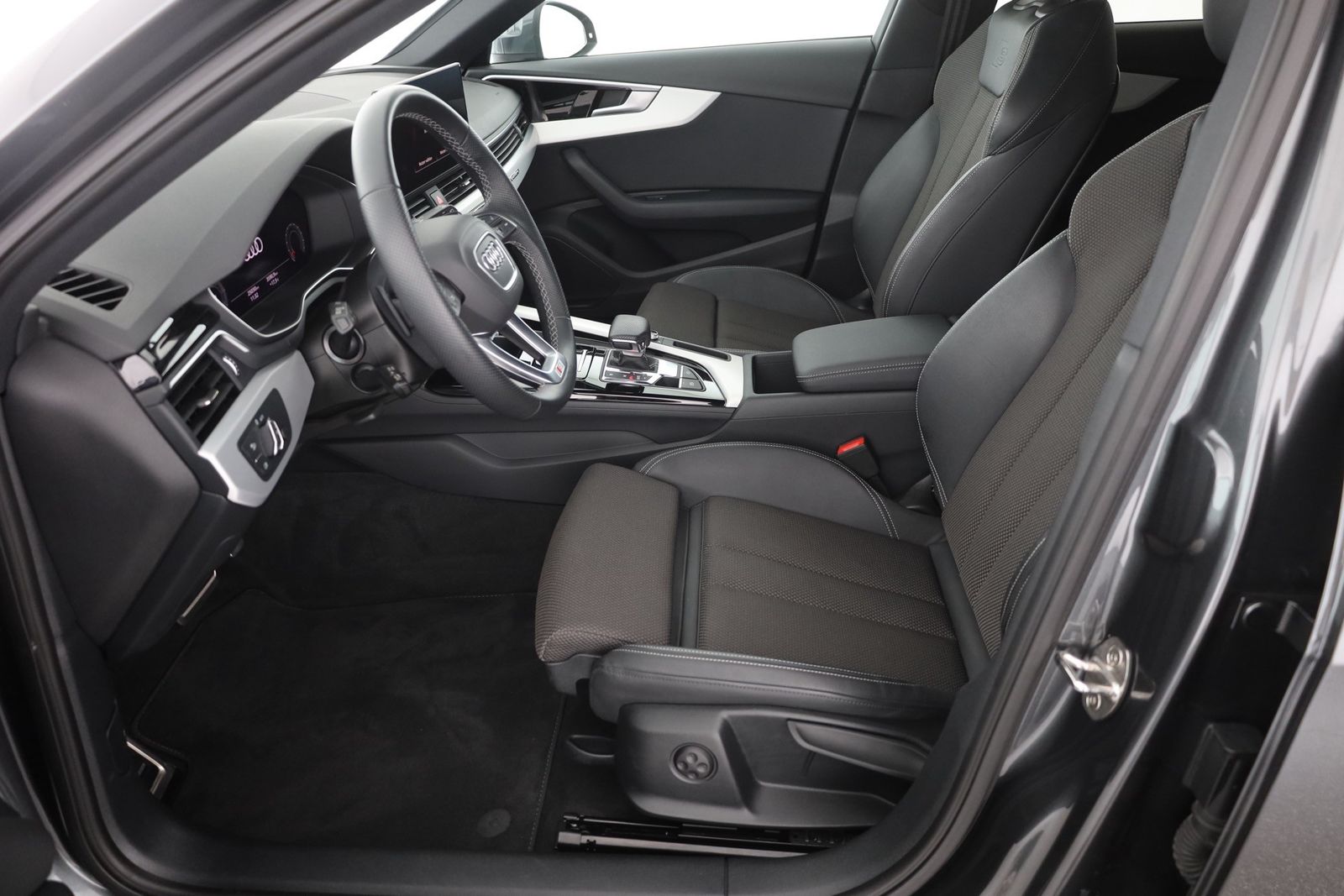 Audi A4 Avant 40 TDI S-Line quattro Aut. LED ACC Navi foto 23