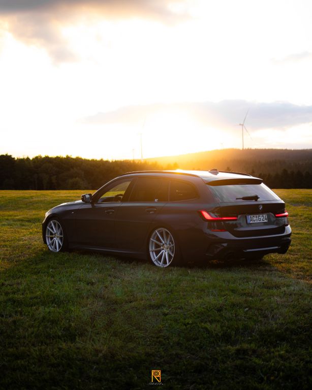 Image of BMW 330