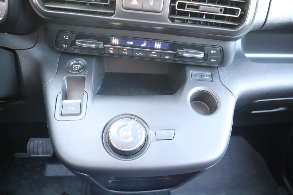 Fahrzeugabbildung Opel Combo Life 1.2 Turbo Aut. Ultimate+Navi+Panorama