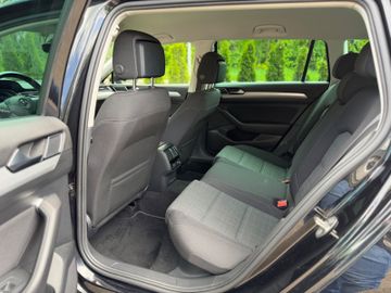 Volkswagen Passat Variant - 11