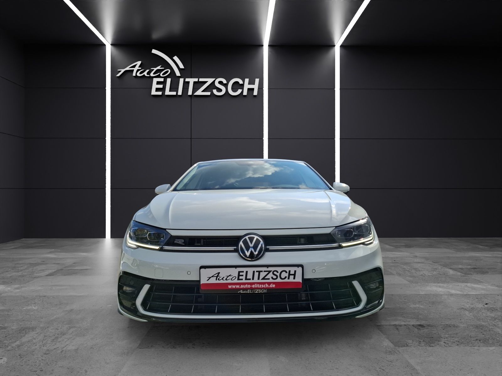 Fahrzeugabbildung Volkswagen Polo TSI R-Line DSG Matrix Navi AID ACC RFK SH